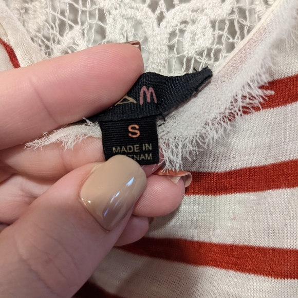 *10/$10* Women's Red and White striped Lace Back Tank - Size Small - Picture 3 of 4